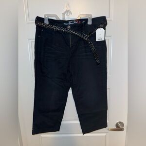 Vintage belted capri pants